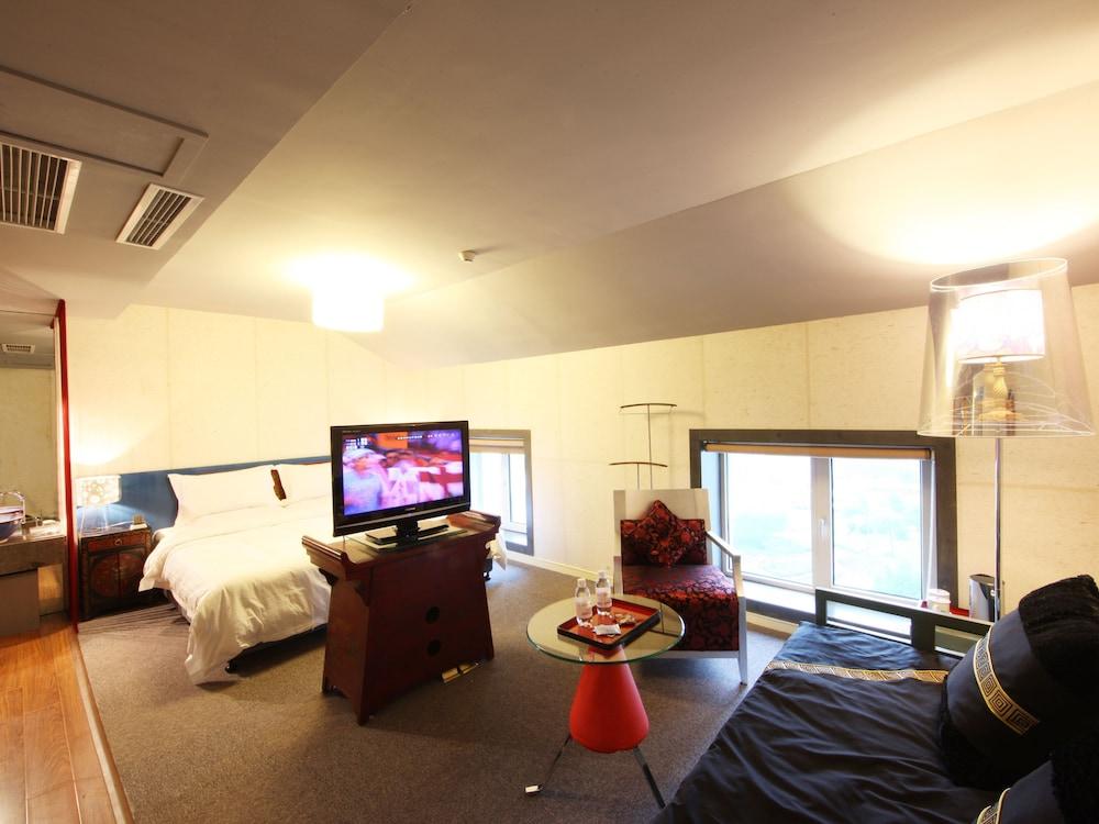 China Community Culture & Art Hotel Циндао Екстериор снимка