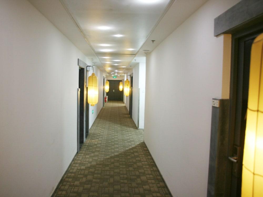 China Community Culture & Art Hotel Циндао Екстериор снимка