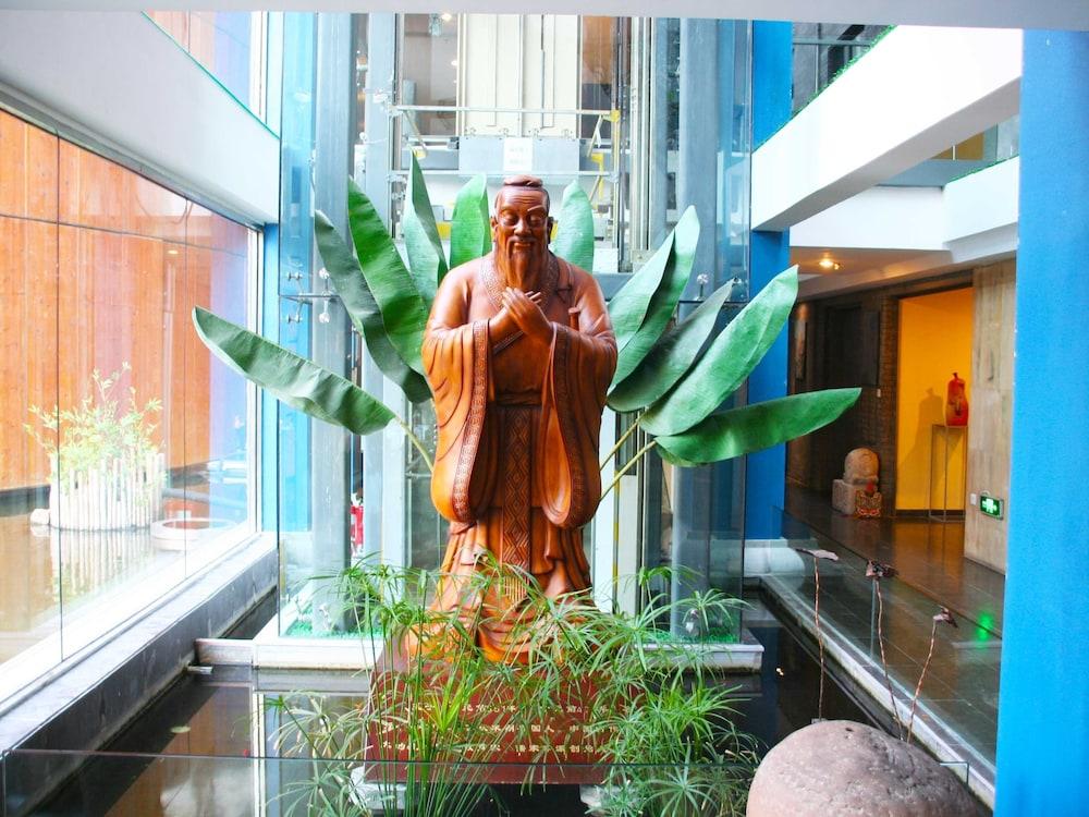 China Community Culture & Art Hotel Циндао Екстериор снимка