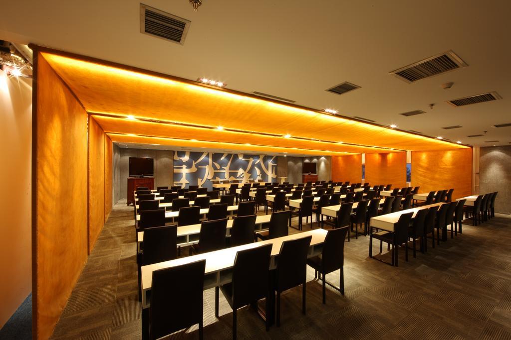 China Community Culture & Art Hotel Циндао Екстериор снимка