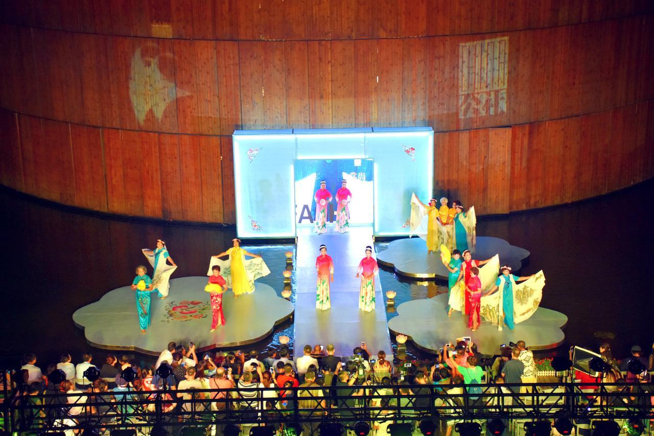 China Community Culture & Art Hotel Циндао Екстериор снимка